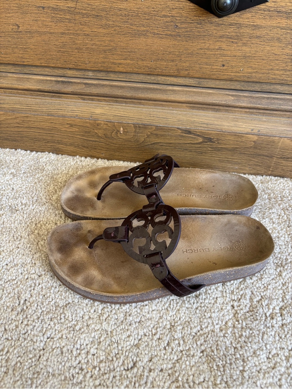 Tory Burch Miller Cloud sandal Women’s 9
Plum patent leather Double T logo